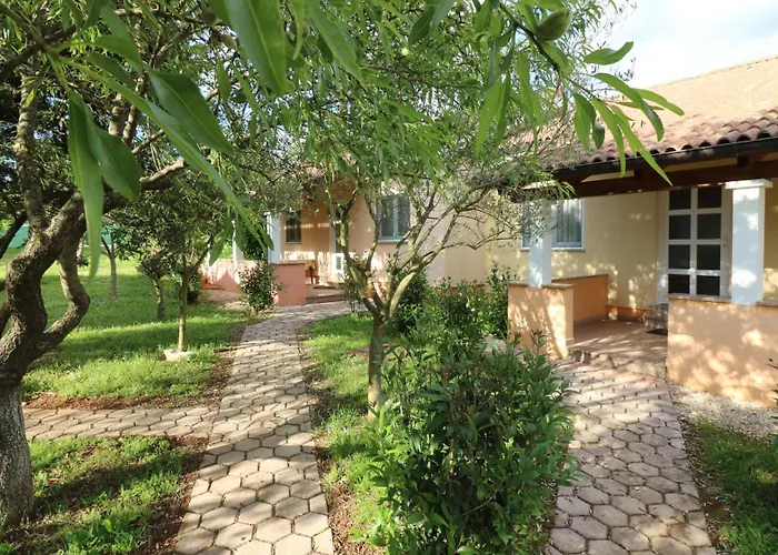 Lorena With Pool بوريتش