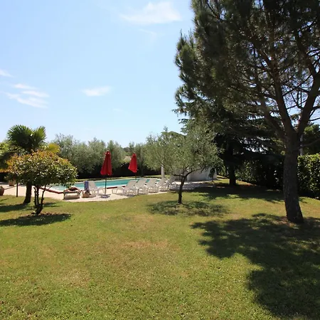 Apartment Lorena With Pool Porec