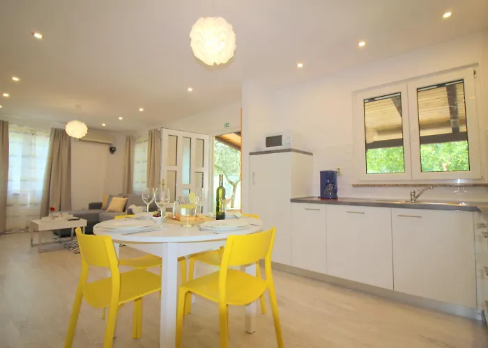 Apartman Lorena With Pool Poreč