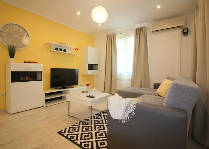 Apartman Lorena With Pool