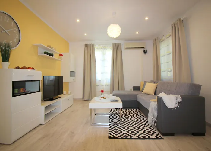 Lorena With Pool Poreč